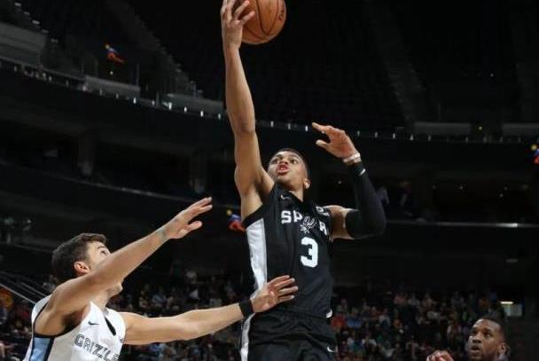 球速体育 -包含圣安东尼奥马刺国际比赛日队长鼓劲,志在CBA季后赛名次提升,悬念犹存,赛季目标并未改变的词条